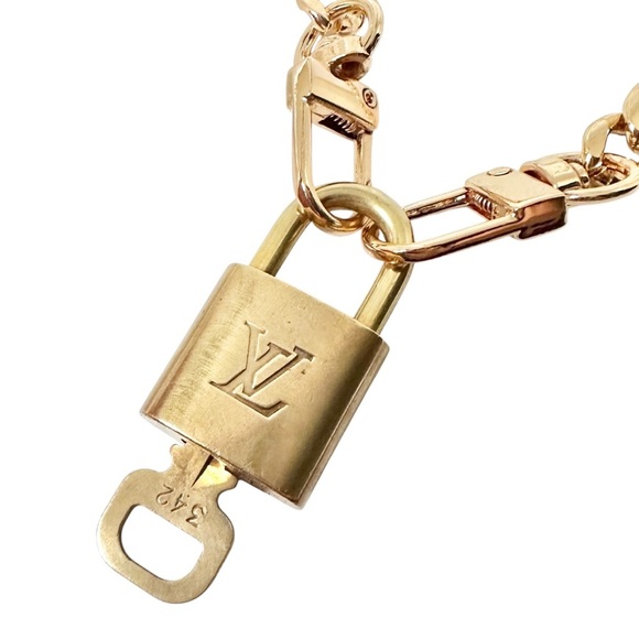 Authentic Louis Vuitton #342 Lock & Key Set on a 18K Gold Plated Chunky Necklace - Picture 9 of 10